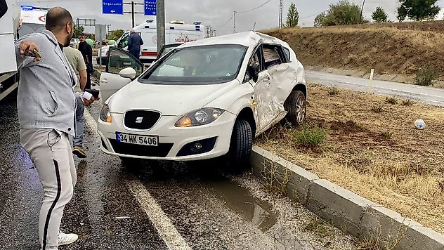 Doğanşehir'de TIR ile Otomobil Çarpıştı