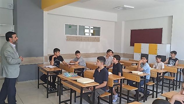 Dr. Hüseyin Bayrak'tan Yaz Kur'an Kurslarına Moral Ziyareti