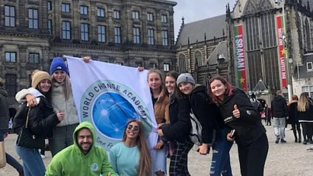 Dünya Değişim Akademisi 160. Merkezini Amsterdam'da Açtı