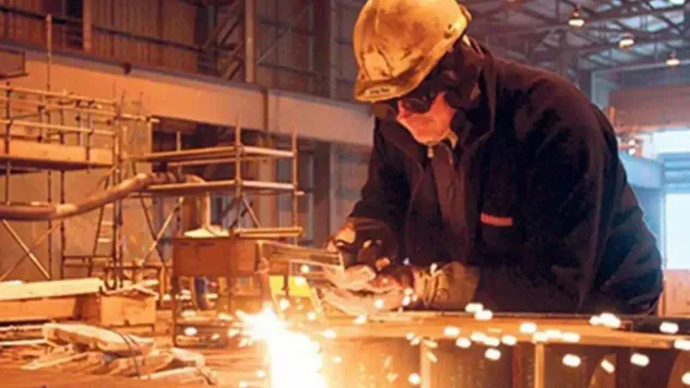 Ekimde sanayi üretim endeksi yıllık arttı, aylık geriledi