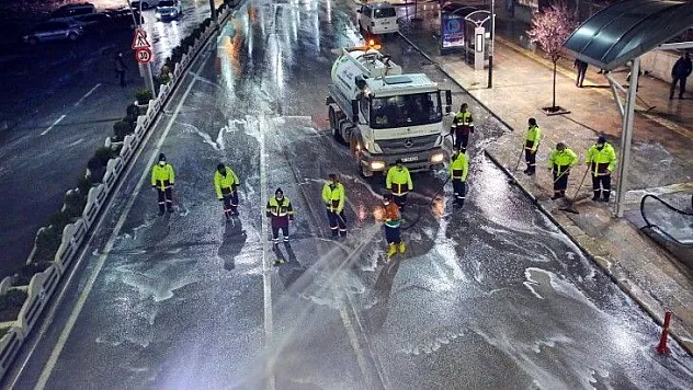 Elazığ Belediyesi Temizlik Ekipleri Hijyen Çalışmalarını Sürdürüyor