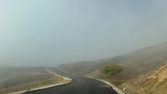 Elazığ Tepeköy Mevkii'nde Asfalt Çalışmaları Çizgisiz Trafiğe Açıldı: Sürücüler Risk Altında