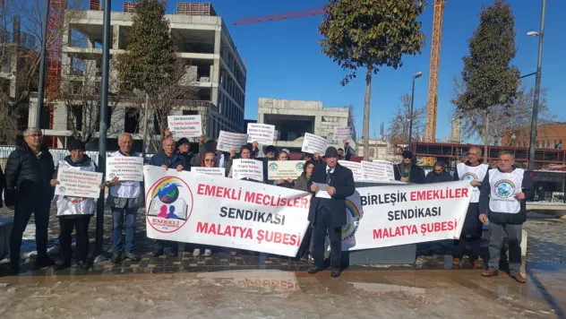 Emekliler Ayakta: '19 Bin Lira ile Yaşam Mücadelesi Veriyoruz'