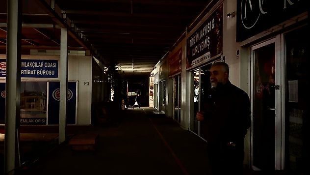 Emlak Konut Çarşısında Elektrik Krizi: Esnaf Güvenlikten Endişeli