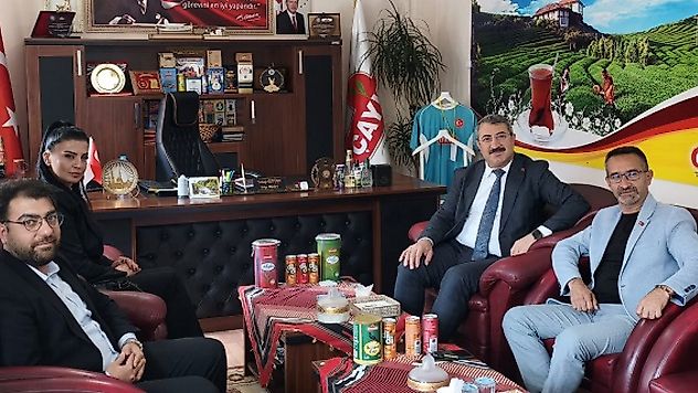 Erzurum'da Çay Eşliğinde Verimli Görüşme