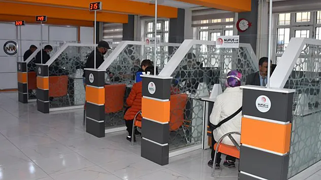 Eski tip ehliyetler için süre uzatıldı