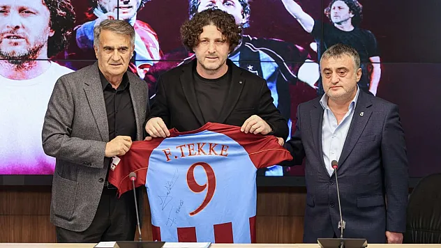 Fatih Tekke için imza töreni düzenlendi