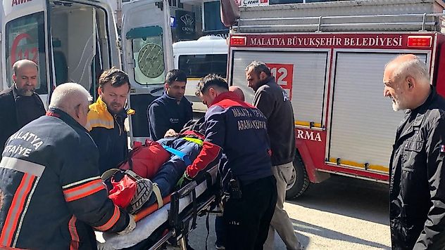 Fırat Mahallesi'nde şantiye kazası: İşçi yaralandı