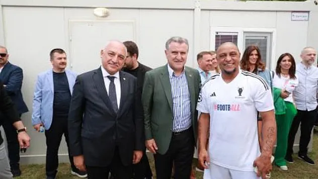 Futbolun Efsaneleri Şampiyonlar Ligi Finali Öncesi İstanbul'da Buluştu