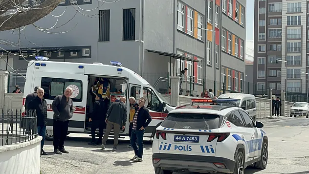 Gazi Anadolu Lisesi Öğrencileri Arasında Dehşet: 4 Öğrenci Bıçaklandı