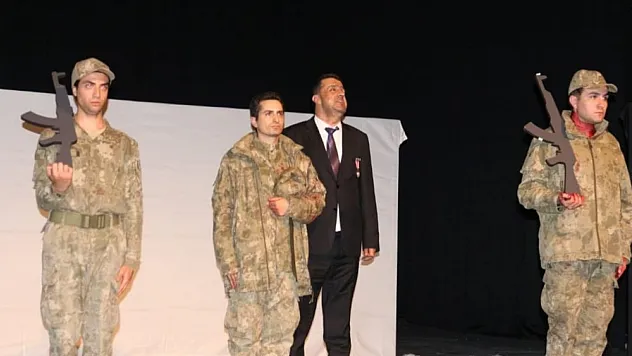 Gazi Yalçın Yedek'in Hayatını Anlatan Tiyatro Oyunu Yoğun İlgi Üzerine Yeniden Sahnelendi