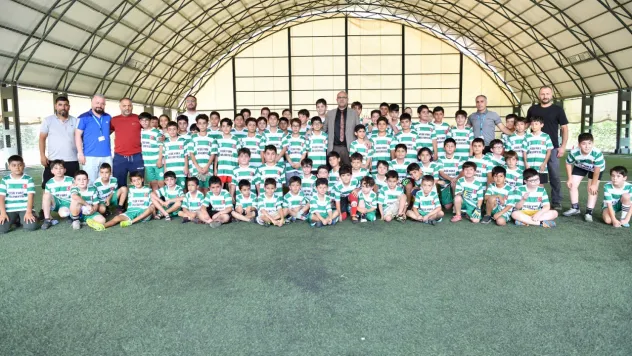 Geleceğin Yıldızları Yeşilyurt Belediyesi Futbol Kursunda Yetişiyor