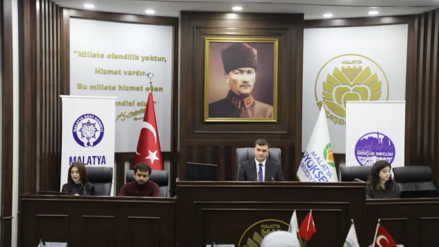 'Genç Bakış' Projesinin Kasım Toplantısı Büyükşehir Meclis Salonu'nda Yapıldı