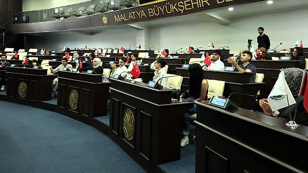 Genç Meclis'te Yeni Dönem Mesajı: 'Sözümüz Gençlerimizin Sözü Olacak'
