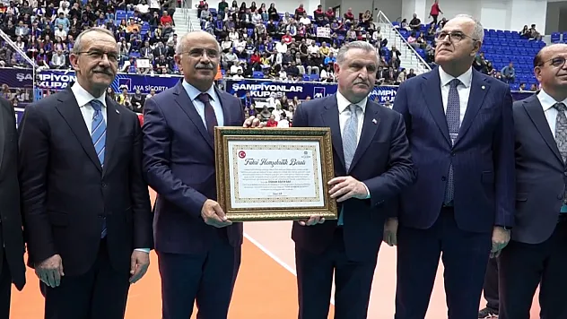 Gençlik ve Spor Bakanı Bak, Artık Fahri Malatyalı