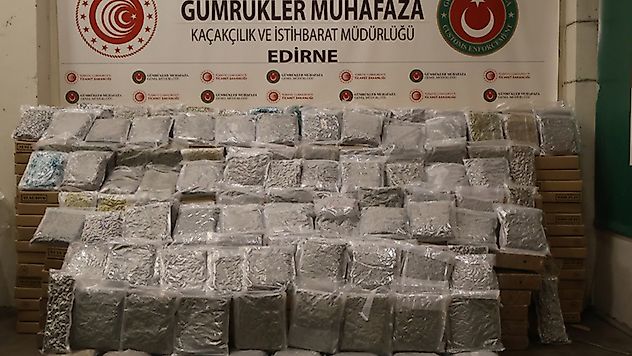 Gümrüklerde uyuşturucu operasyonu: 420 kilogram esrar ele geçirildi