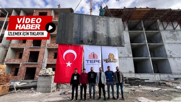Güven Sitesi'nde Beton İşleri Tamamlandı: İşçiler Türk Bayrağıyla Kutladı