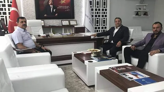 Sıkıştığınız yerde sizin öncünüz, sesiniz olmaya da hazırım