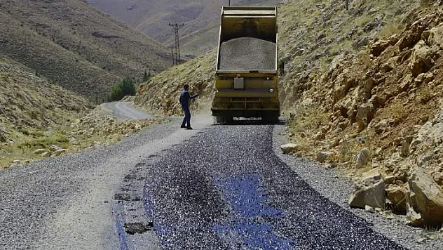 Uluköy Mahallesi'nde 15 Km'lik Yol Asfaltlanıyor