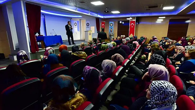Gürkan, Avni Kiğılı Kız Anadolu İmam Hatip Lisesi Öğrencileri İle Bir Araya Geldi