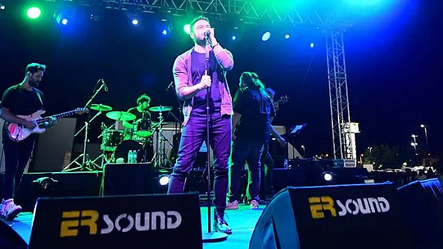 Festivalde İlyas Yalçıntaş Rüzgârı Esti