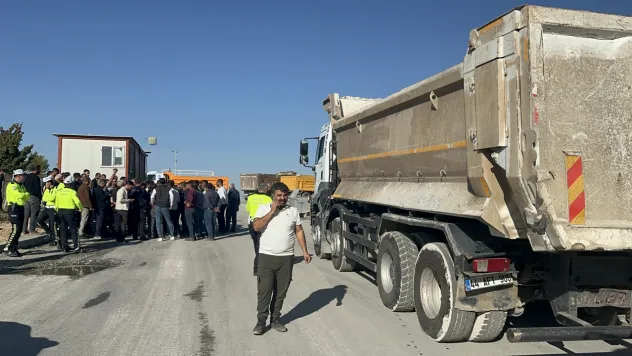 Hafriyat Sürücülerinden Toplu Protesto: Kontak Kapattılar