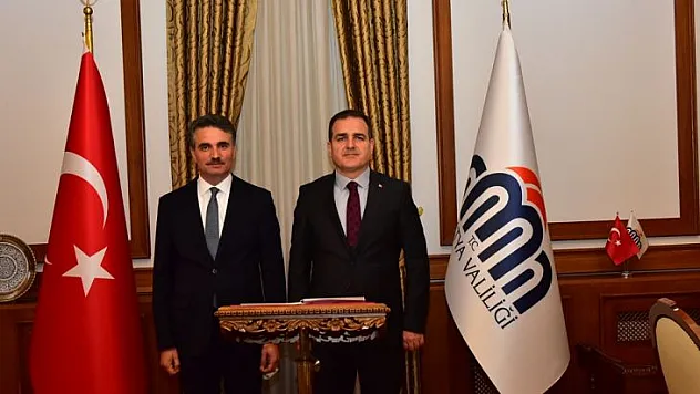 Hakkari Valisi Akbıyık, Vali Baruş'u Makamında Ziyaret Etti