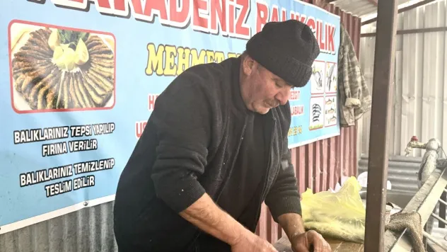Hamsi ve Somun Tezgâhlardan Kapış Kapış Gidiyor