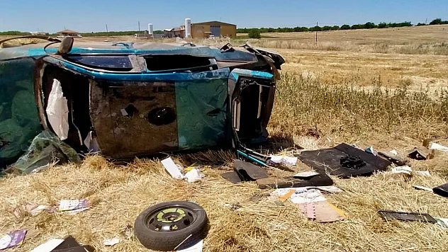 Havaalanı Yolunda Feci Kaza: Otomobil Hurdaya Döndü