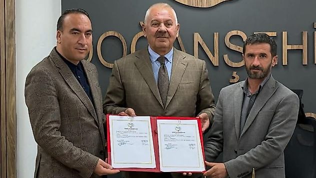 Hayırsever Rıdvan Budak'tan Sürgü Mahallesi'ne Taziye Evi Desteği