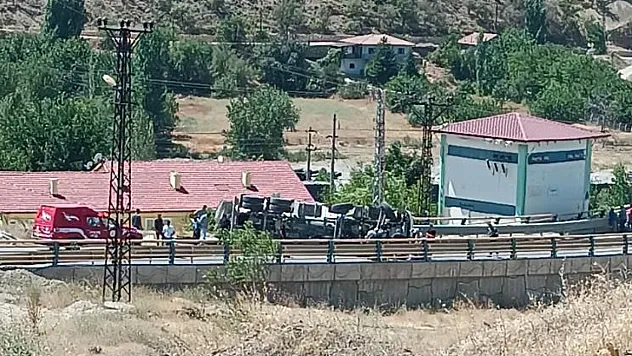 Hekimhan'da Devrilen Beton Mikseri Ulaşımı Aksattı