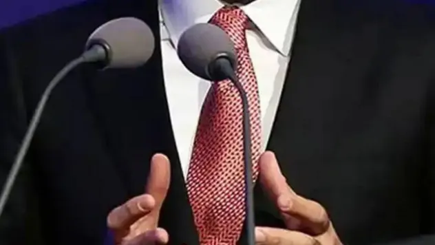 Her 30 dakikada bir yudum suyla ses tellerinizi koruyun!