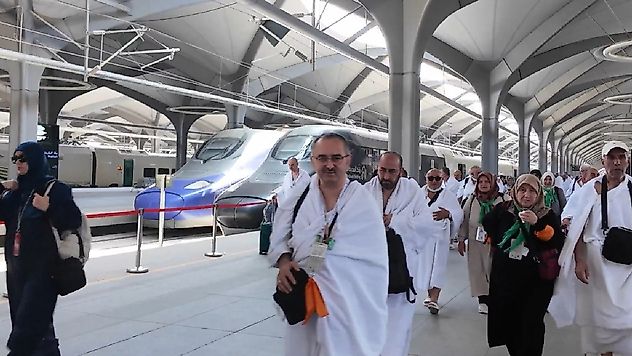 Hızlı trenle hacı adaylarının yolculuk süresi 2 saat 15 dakikaya düştü