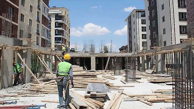 Hizmet ve inşaat sektöründe güven azaldı, perakende ticarette arttı