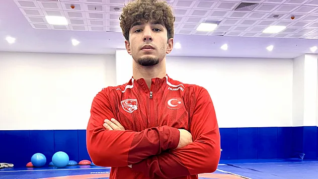 Hüseyin Emir Özen, Uluslararası Arenada Minderde