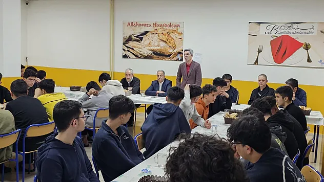 İl Müdürü Behçet Bakır Öğrencilerle İlk Sahur Sofrasında Buluştu