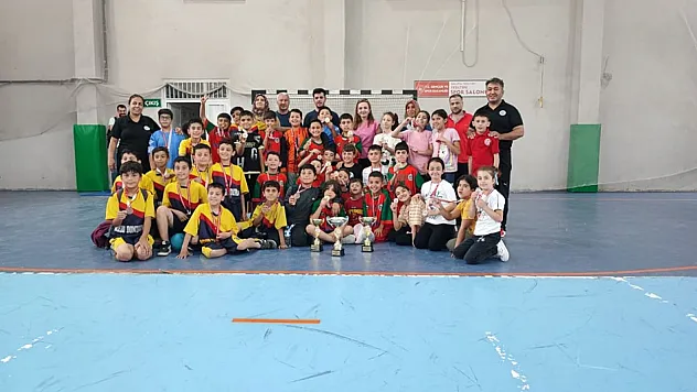 İlkokullar Arası Minikler Hentbol müsabakaları