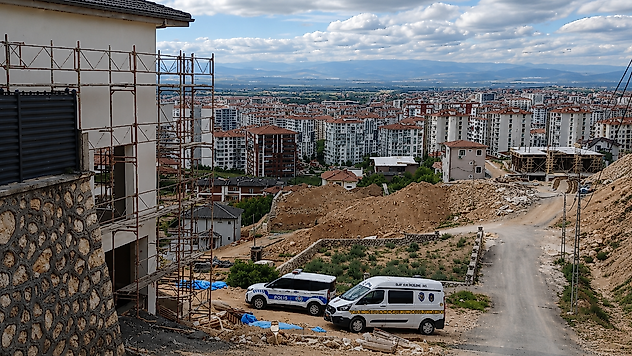İnşaatta Yüksekten Düşen İşçi Ağır Yaralandı