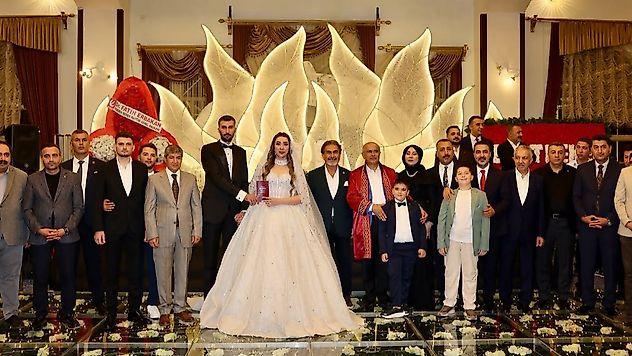 İrem ve Eren'in Düğününde Siyaset ve İş Dünyası Buluştu