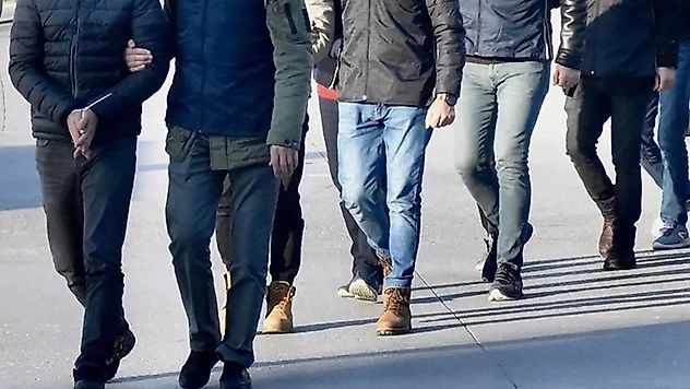 İstanbul'da sahte belge operasyonunda 13 şüpheli yakalandı
