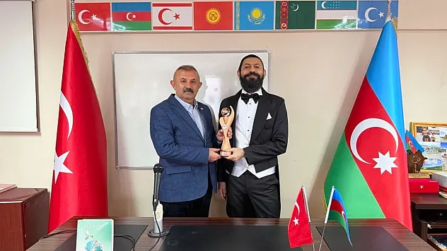 İstanbul Türkiye Azerbaycan Dayanışma ve Kültür Derneği'den Akif Manaf'a Anlamlı Ödül