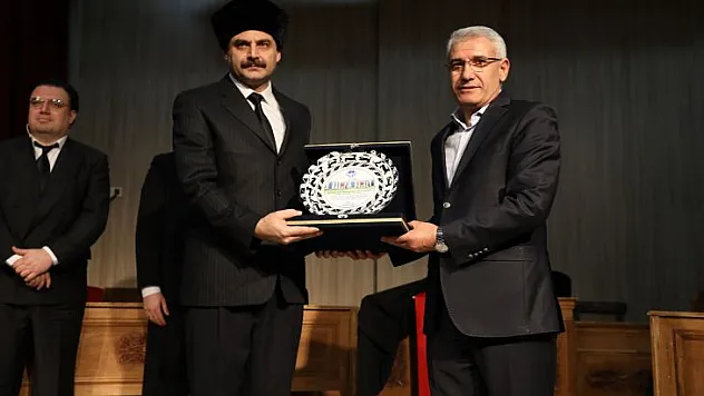 'İstiklal Yolu Mehmet Akif' Tiyatro Eseri Battalgazi'de Seyirci İle Buluştu