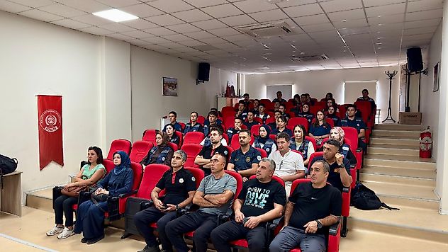 İtfaiye Sualtı Dalış Ekibine Dalgıç Sağlığı ve Güvenli Dalış Eğitimi