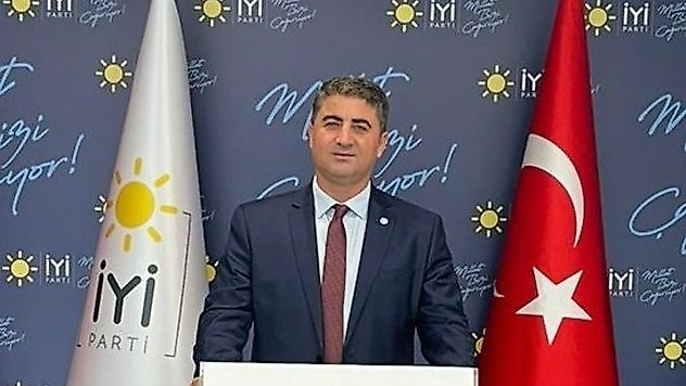 İYİ Parti'den Lisans Ücretlerine İtiraz: 'Gençlerin Önüne Engel Koymayın'