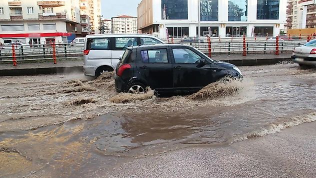 İzmir, Aydın, Muğla ve Antalya İçin Şiddetli Yağış Alarmı