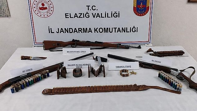 Jandarmadan Sivrice'de Silah Baskını