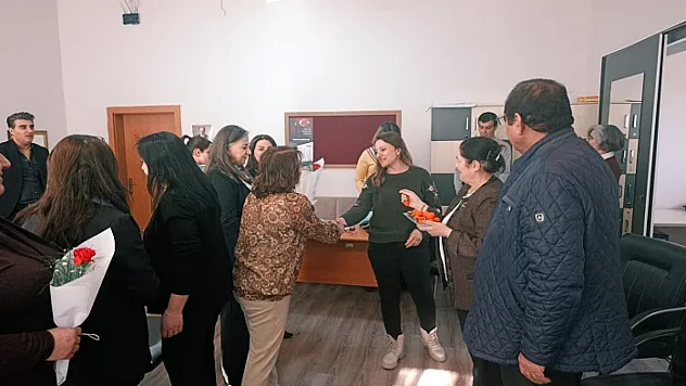 Kadın Öğretmenlere 8 Mart Sürprizi