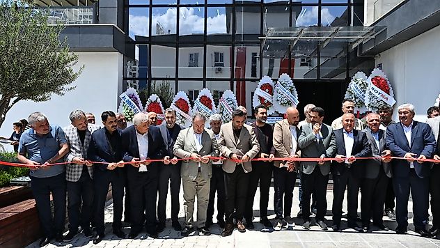 Kadir Kiras'ın Hukuk Bürosu Görkemli Törenle Açıldı
