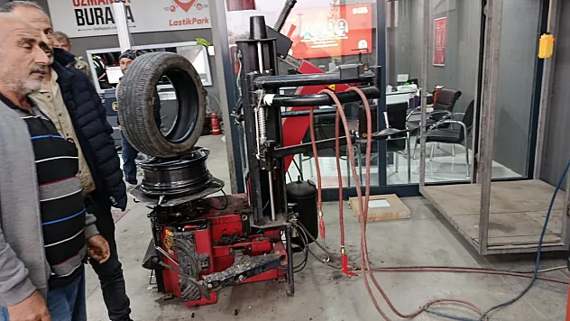 Kar Beklentisi Hazırlıkları Hızlandırdı: Araç Bakımında Son Gün Yoğunluğu