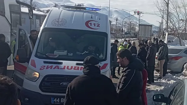 Kar Kazaya Neden Oldu: Beton Mikseri Yayaya Çarptı